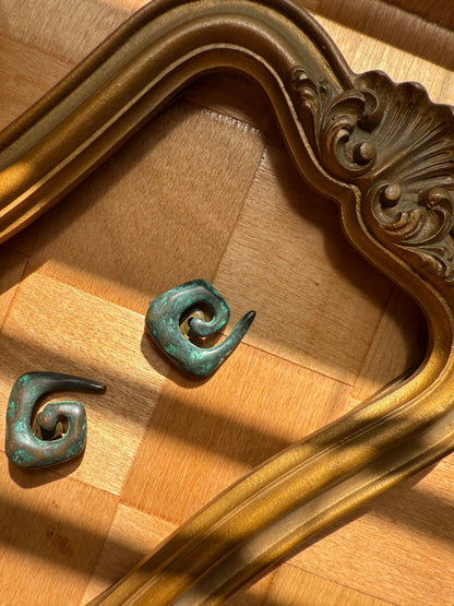 80s Patina Clip On Spiral Earrings