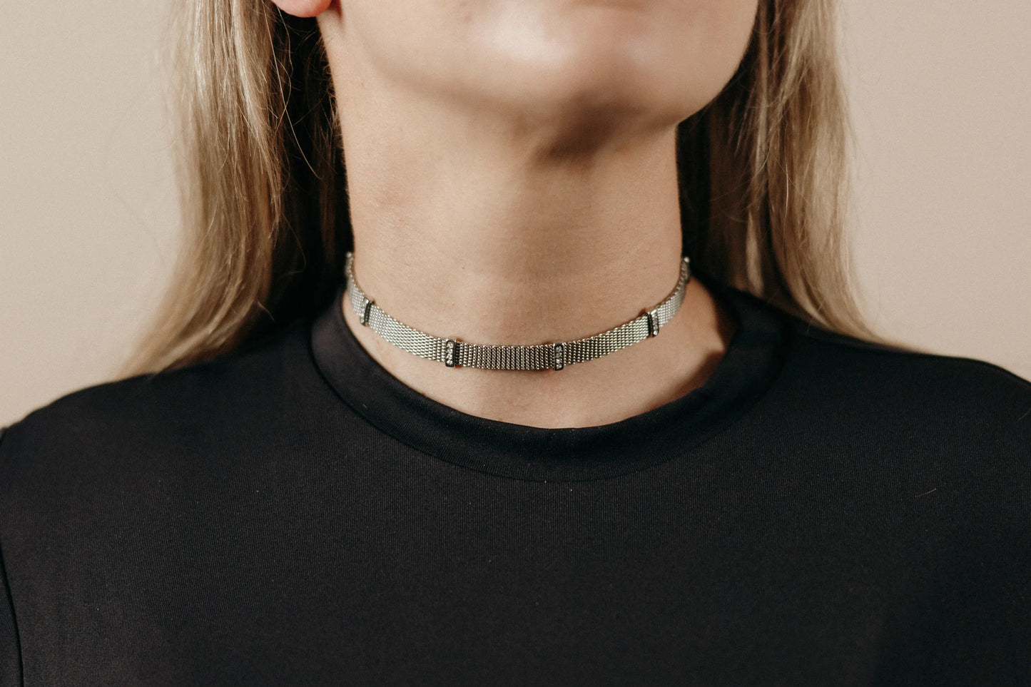 90s Silver Mesh Crystal Choker Necklace